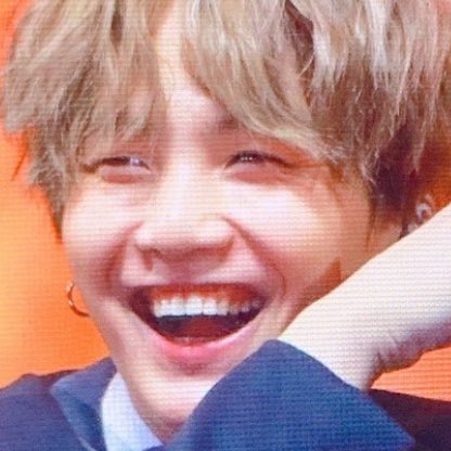sugaspics's tweet photo. >.< https://t.co/8fKk6THwuL