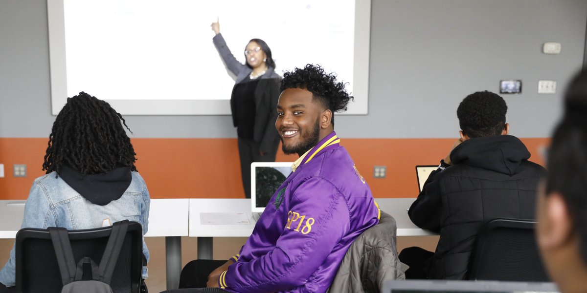 BowieState's tweet photo. A $100k donation from @TruistNews gives Bowie State students the help they need during the pandemic. Learn more about student opportunities emerging from the new partnership with BSU. > https://t.co/UGa2MuUQ0d https://t.co/mkZ9RzwBZt