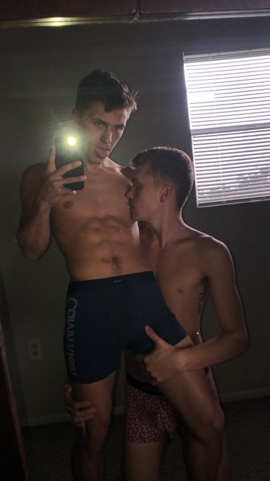Watch Jake & Issac's leaked NSFW photo on TwXstars
