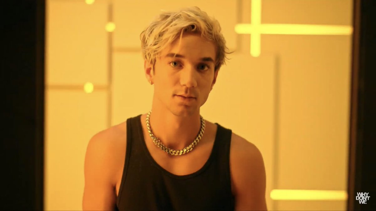 Daniel with yellow lights in the elevator I just guess that& #39;s a yes from me