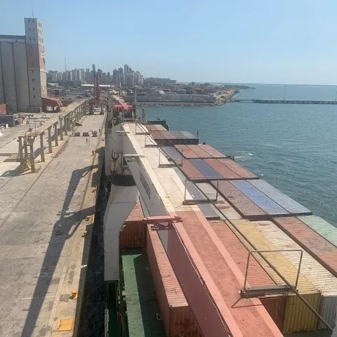 CcMeryRuizVzla's tweet photo. #NotiClap 📦📦📦📦| Buque Manuel Gual arribó al Zulia con 226.000 cajas Clap
Leer más👉 https://t.co/7jJUahcrCq #UnidadPatriotaAnteELBloqueo
#ComunicadoresClapActivos https://t.co/Ta8lIKOTZu