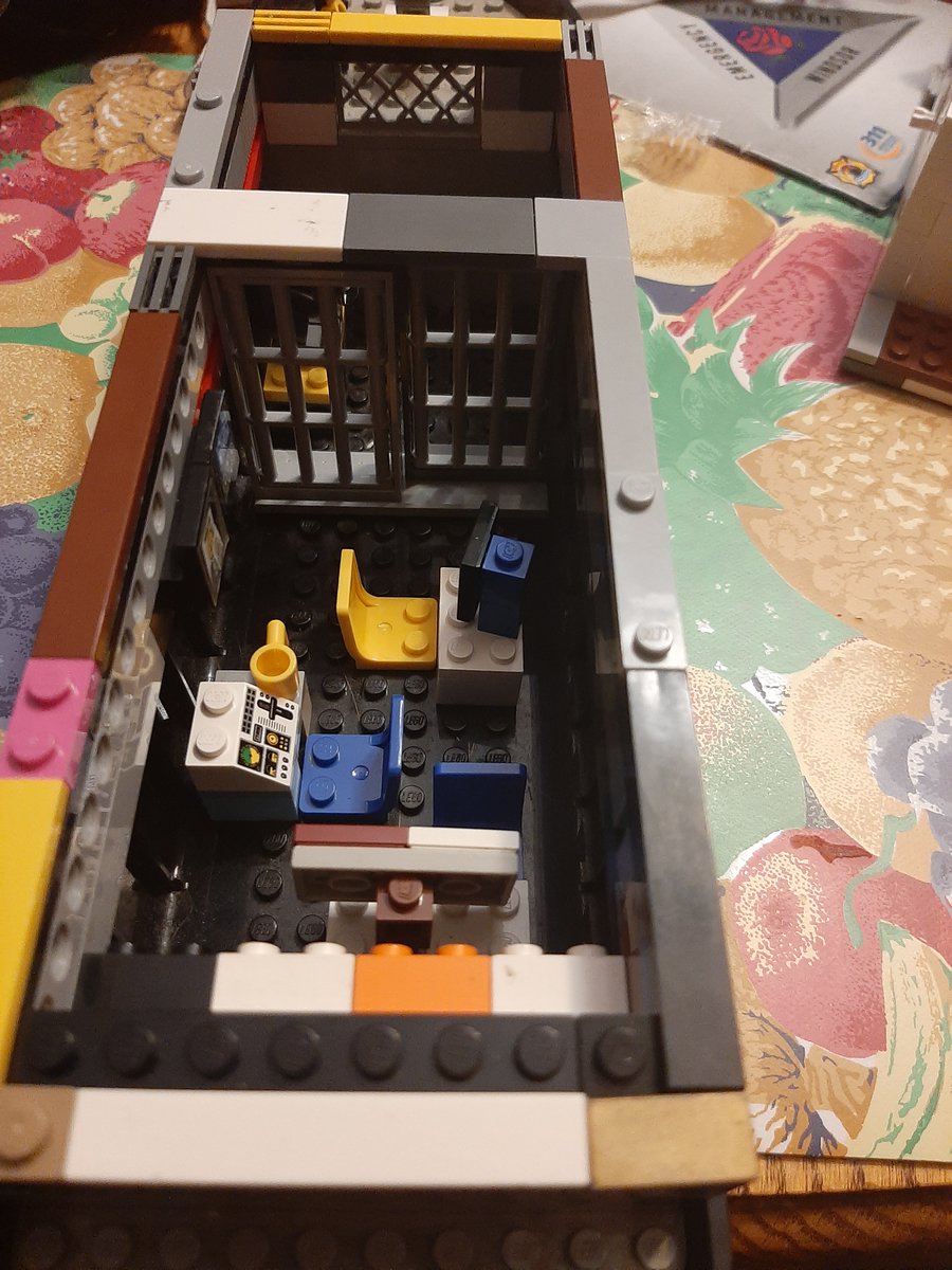 ZLegomaster's tweet photo. I am Thrilled to bring you this beast of a vessel. This is the city of #Legovilles new police ship, this boat includes a operations base below deck, Jail cell and a cab area. I hope you all enjoy. #JRN327 #YQG #LEGO @LEGO_Group #AFOL #LEGOFAN #LEGOFUN #BRICKS #BRICKFUN #city. https://t.co/1rl4XmYRMx