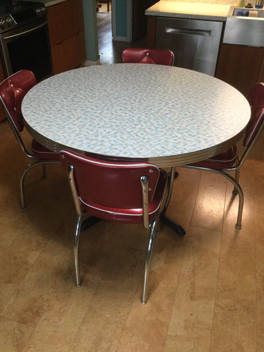 NancyAdairB's tweet photo. After considering a multitude of options we special ordered this #retro style #table with #laminate that matches our counter tops. Finally arrived today! Also, made in America. #kitchenkitsch #retrostyle #midcentury #modern https://t.co/Pq9pKyLscI