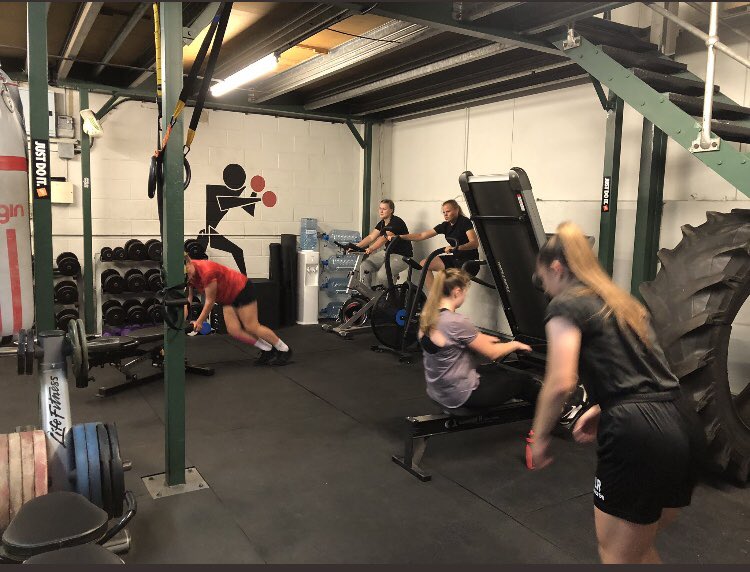 CTWomenFC's tweet image. Thanks to @transitionPTcom for use of the gym, our development squad picking up where the firsts left off last week. #lovealunge #functionalfitness