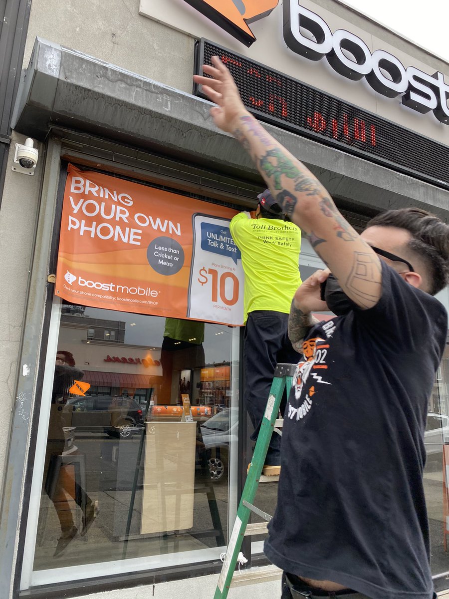 vtruongcao's tweet photo. Just a hint of orange.. 👌🏼📳 #BoostYourOwnDevice #PhillyJawn #TuesdayTreat #TopAtlanticSquad #thevipboost @dish @boostmobile https://t.co/WBNjRioAwE