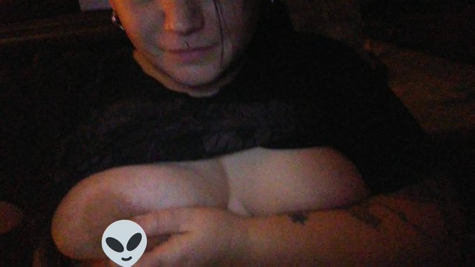 Titty Tuesday? (Sub to my Pocketstars https://t.co/hyR3LV5b2S and FRISK https://t.co/tXhwzlzngk for FREE