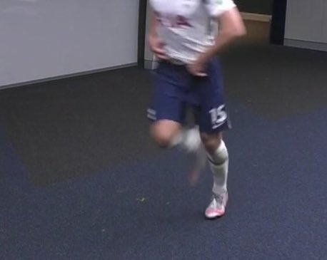 EjHHU9LU4AMQDXm?format=jpg&name=small