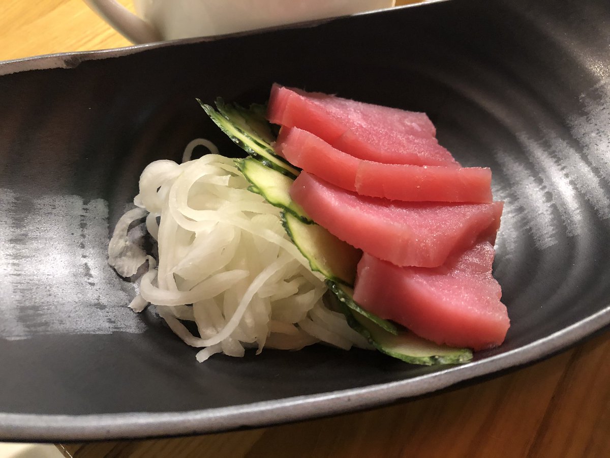 カブ 海外医学生 ウクライナ 多分人生で一番まずいマグロ っていうかマグロじゃなかったよね こちらで本物の寿司を食べるなら ヨシフジワラまで行かないとならないので スシヤ ってレストラン で妥協 マグロなんかおかしいでしょ