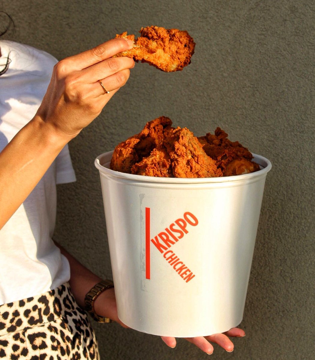 There's a new #Halal fried chicken spot in #Toronto and it's by Paramount called Krispo by Paramount bit.ly/krispochicken-…