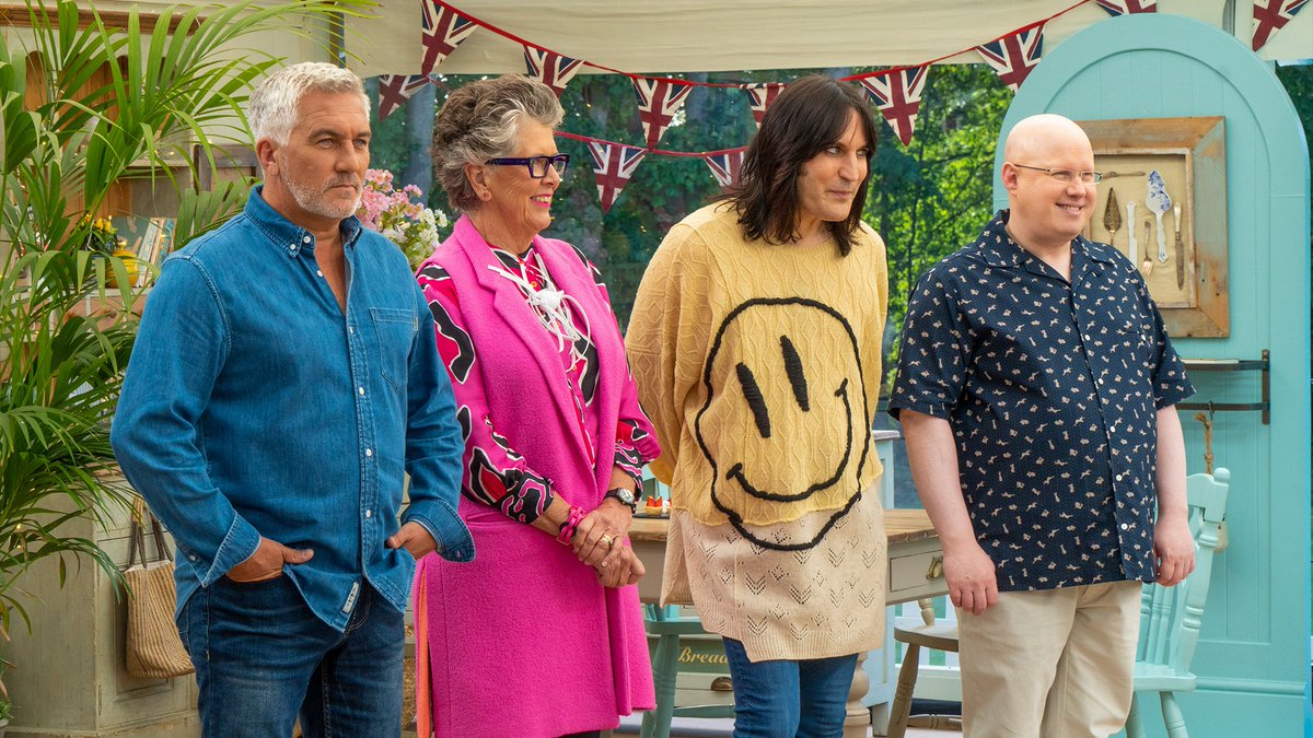 Phobzz's tweet photo. Nice to see @noelfielding11 dominating british TV with @BGT and @GBBO_memes loved to see that #armyofnoel #GBBO #BGTthecovenen #ilovenoel https://t.co/LA8bCPk4eY