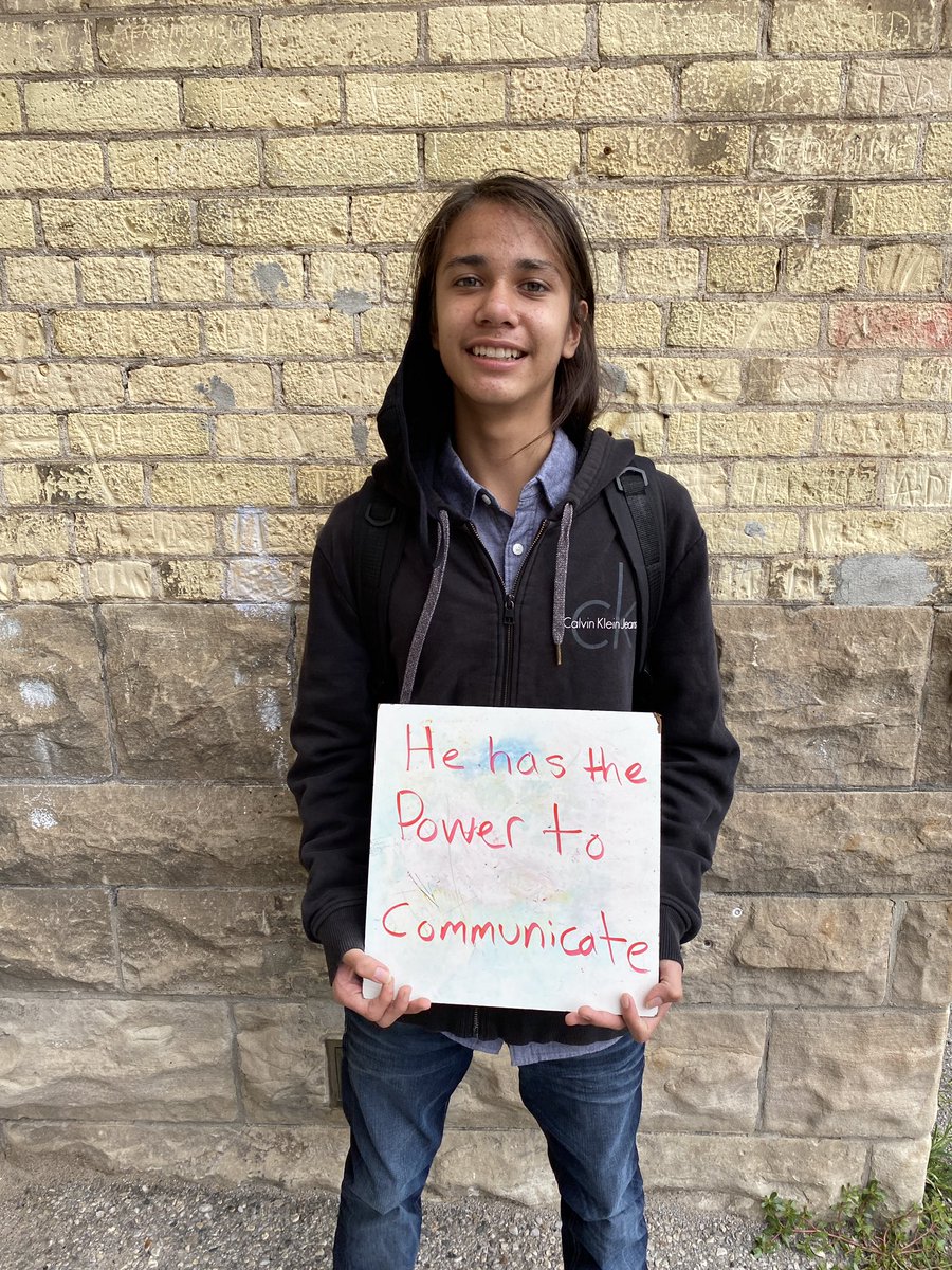 MrJonesTVDSB's tweet photo. @WortleyTVDSB students defining themselves in one sentence #whatsyoursentence https://t.co/ktqGEFRHf0