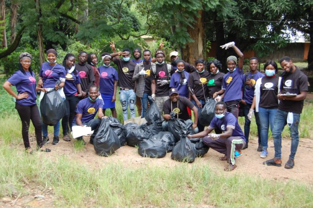 _CFEW's tweet photo. To mark the 2020 World Clean-Up day, Centre For Earth Works (CFEW) in partnership with Better Earth Foundation, Children Orchestra Nigeria and TEKAN Peace Desk conducted a community clean-up. The activities features Awareness Creation and Brand-Audit. #Produce2Recycle #Youth4Land https://t.co/uQZj3dg9jd