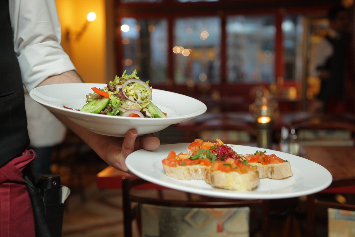 #indoordining resumes tomorrow in #nyc. Here's why you should book a reservation ASAP. manhattandigest.com/2020/09/29/ind…