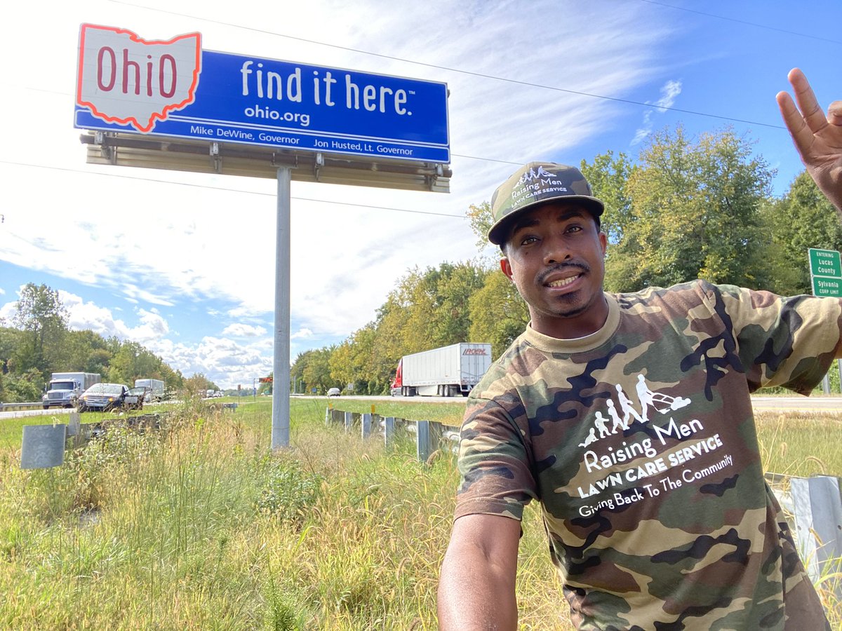 iamrodneysmith's tweet photo. Hello OH . Great being back here . I’ll be mowing in Cleveland  then headed to Pittsburgh,PA. Still looking for a veterans lawn in Pittsburg to mow in the AM . Know of one ? (256)631-1926 https://t.co/T2BbkfJIyG