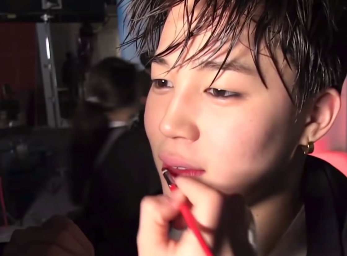 Jimin getting his makeup done // thread