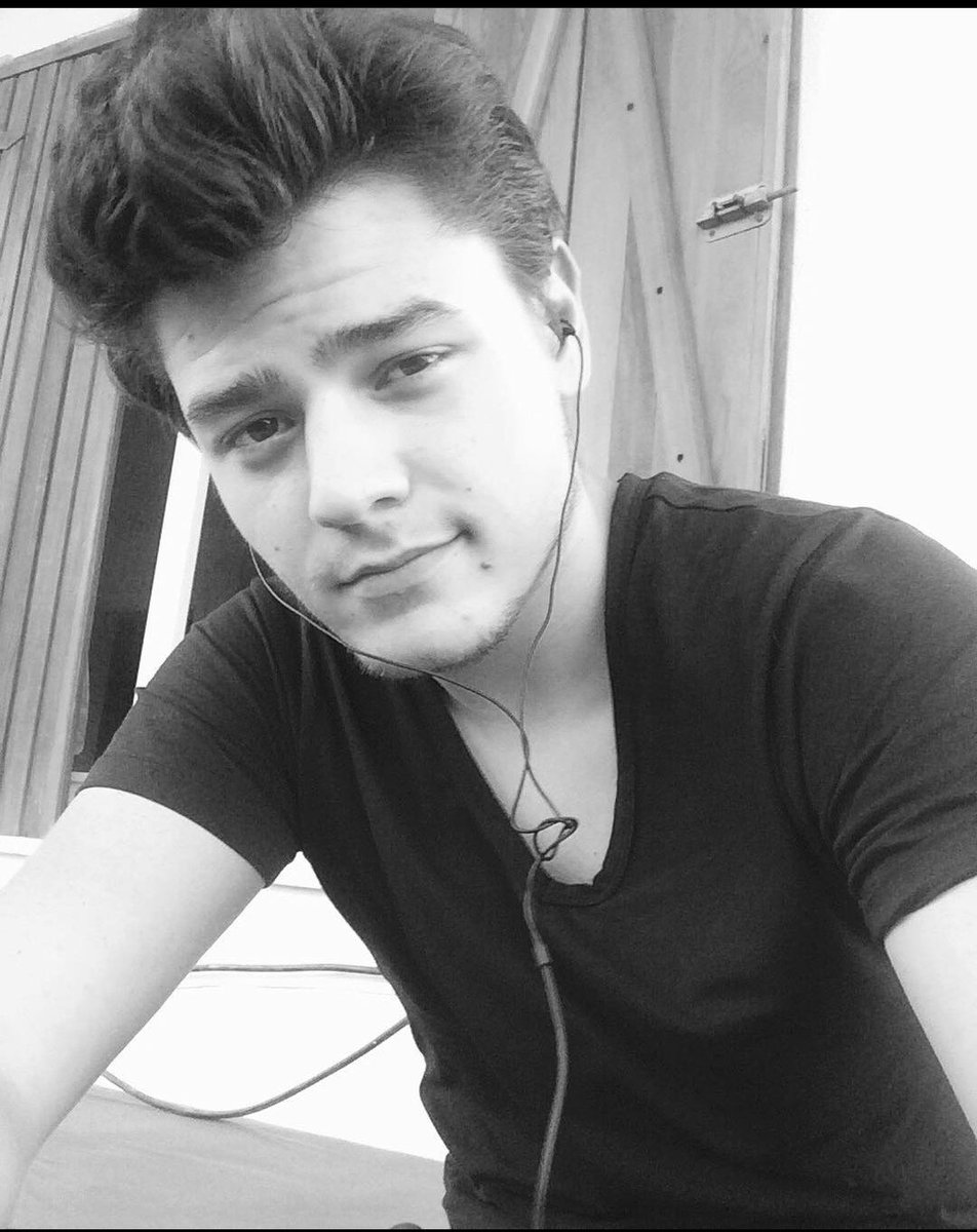 bekirenesoksuz's tweet photo. Karşı cinse ilişki kurmakta iyi değil misin ?
İlişkilerin bir ayı geçmiyor mu ?
Birine yazmak istiyorsun fakat ne yazacağını bilmiyor musun ?
İste fırsat! 
İlişki koçu Pr.Dr. Can Demir 
Hemen ara, yalnız kalma ! https://t.co/DqBEJhlbtg