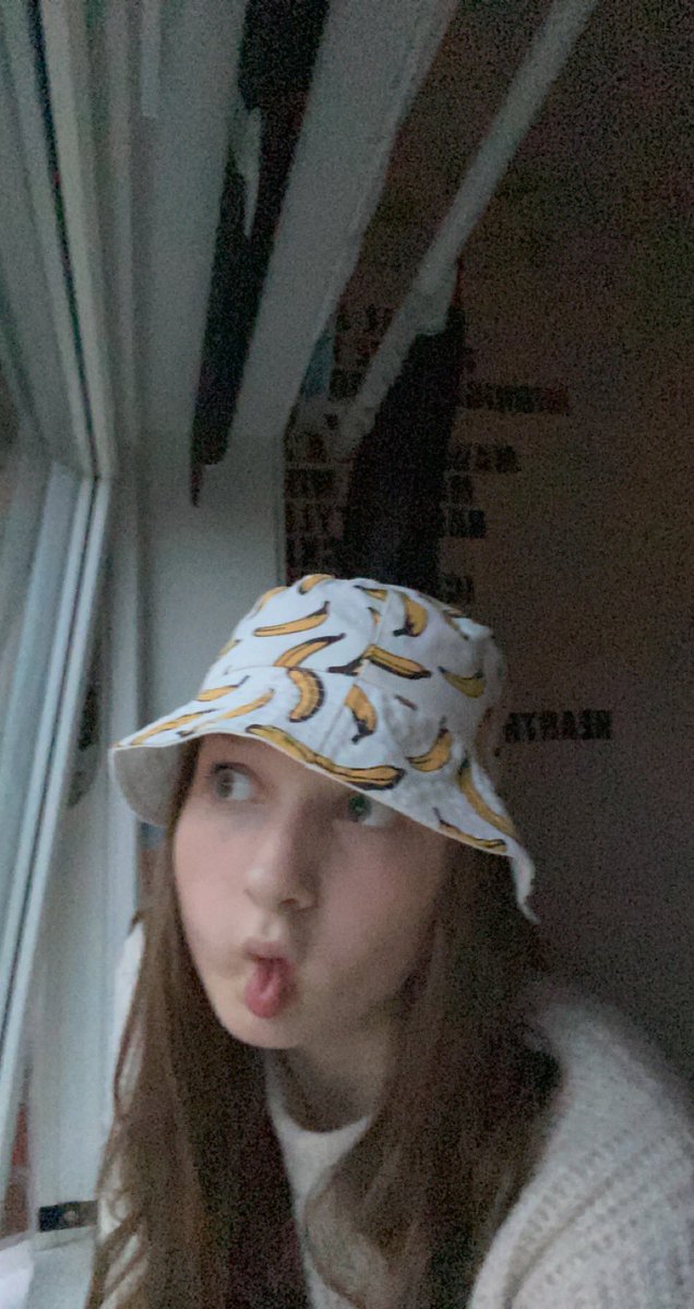 a thread of ME because im BEAUTIFUL