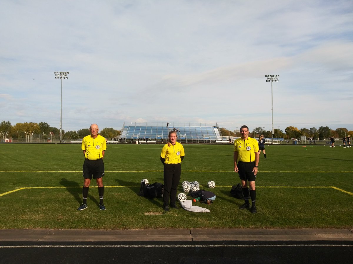 Beautiful night for soccer⚽ Thank you to our officials for making this season possible!  @mngirlssoccer <a href="/AndoverGSoccer/">Andover Girls Soccer</a> <a href="/geauxroyals/">Rogers Royals</a>