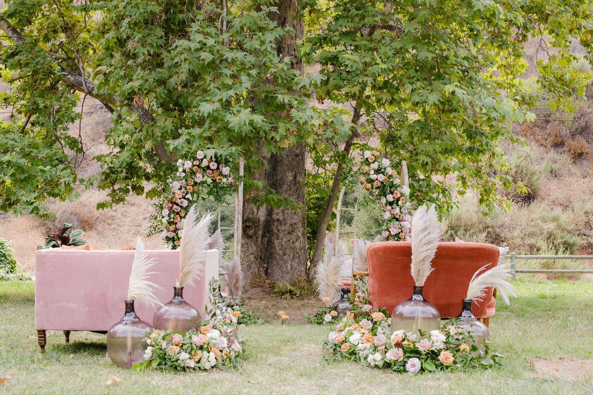 Rayce PR & Marketing (@raycepr) on Twitter photo Inside Weddings featured <a href="/LITTLE_H_DESIGN/">Little Hill Floral</a>'s florals in this Surprise Forest Elopement for Essential Workers in Los Angeles.
bit.ly/InsideWeddings… Inside Weddings featured <a href="/LITTLE_H_DESIGN/">Little Hill Floral</a>'s florals in this Surprise Forest Elopement for Essential Workers in Los Angeles.
bit.ly/InsideWeddings…