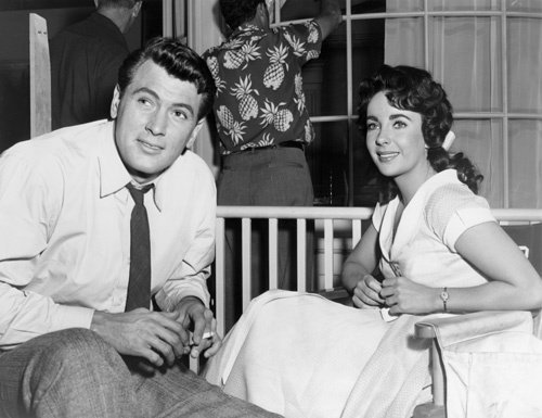 y el abrupto y autodestructivo Jett Rink que acompañaba a Liz Taylor en “Giant” (1956), de George Stevens.“Giant” era un drama ambientado en un rancho de Texas, junto a Rock Hudson y Elizabeth Taylor.Por esta película obtuvo su segunda nominación al Óscar, con Hudson.