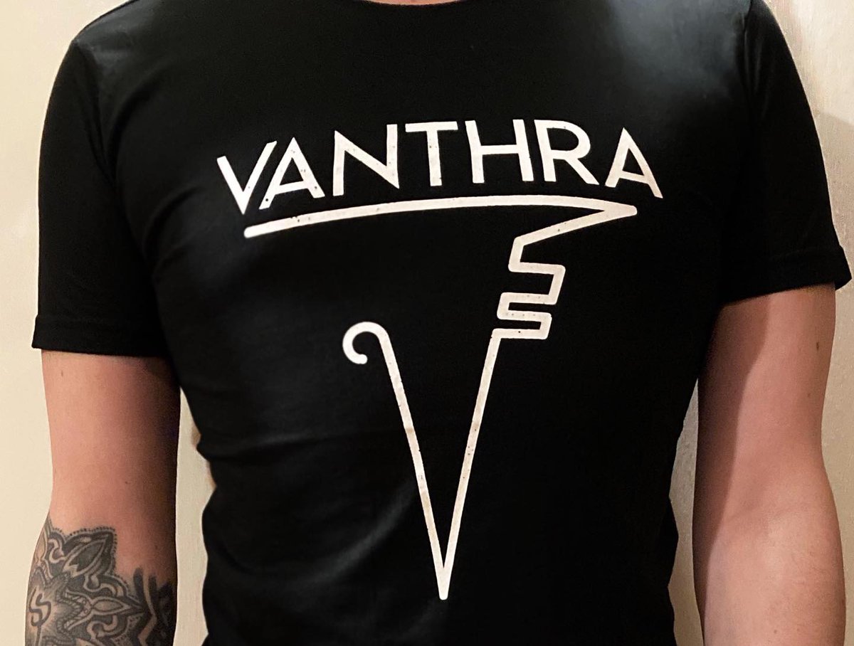 Ya está disponible nuestra tienda OFICIAL!
Accedé en el link y mirá el catálogo de remeras, discos, LPs y combos exclusivos de nuestra tienda ONLINE a precios especiales por el lanzamiento. 
¡Comprá en cuotas y con envío a todo el país!
Los esperamos ❤️
👉 vanthratienda.mercadoshops.com.ar