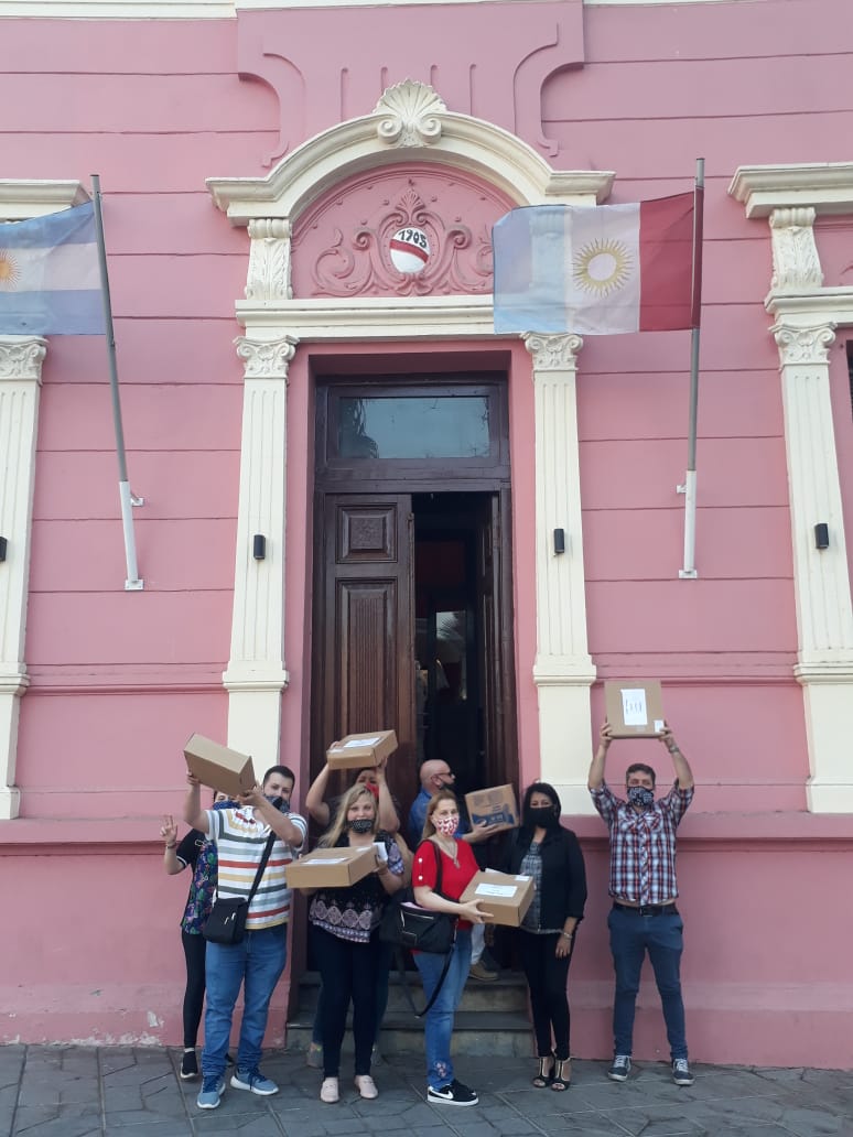 jrconsenso's tweet photo. En nuestra querida Casa Radical, presentamos fichas. #Consenso #LineaCordoba #Sumar  #AdelanteRadicales https://t.co/bkEQTKwUqR
