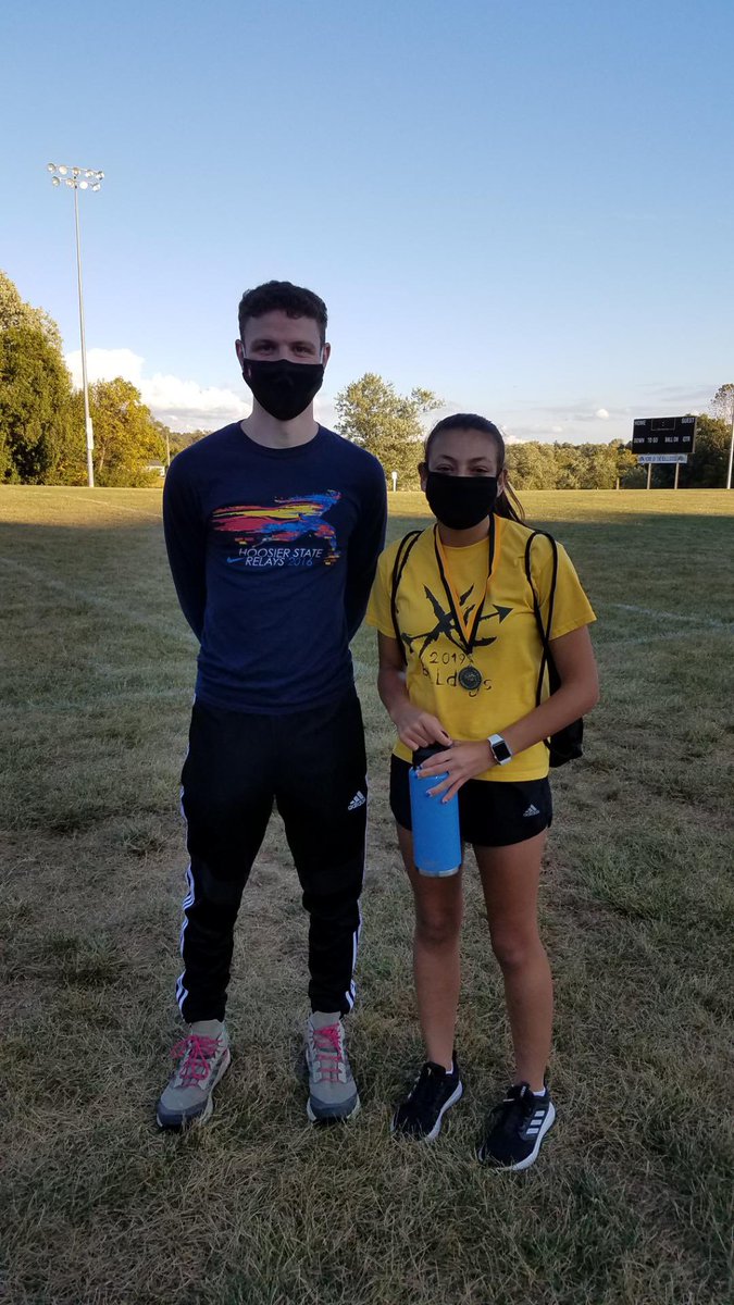 Bulldogs_BMS's tweet photo. @batchelorms XC 2020 Bulldog Award Winners! @bmsholden21 @giannastanton12 https://t.co/dshGLrNlSP