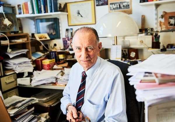 ScienceofPD's tweet image. An interesting piece in @movedisorder journal remembering Prof Oleh Hornykiewicz (1926-2020)

"Remembering the father of the modern treatment of #Parkinsons disease &amp;amp; the man"
onlinelibrary.wiley.com/doi/10.1002/md…