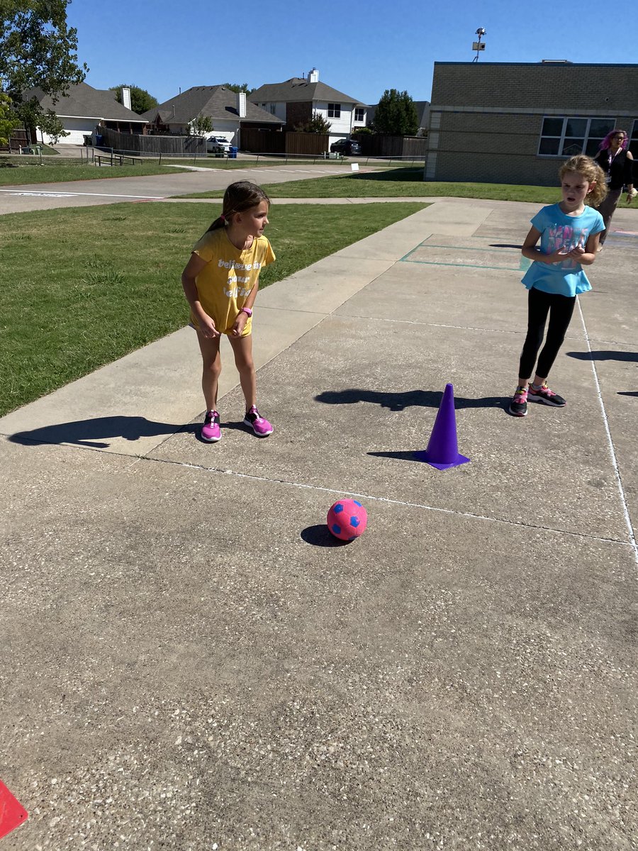 mornperocks's tweet photo. 2nd-5th is playing striker ball this week. Working on defending, aiming, and how to properly kick a soccer ball. @MorningsideES @MsHollyShelton https://t.co/N7YnKTn7tG