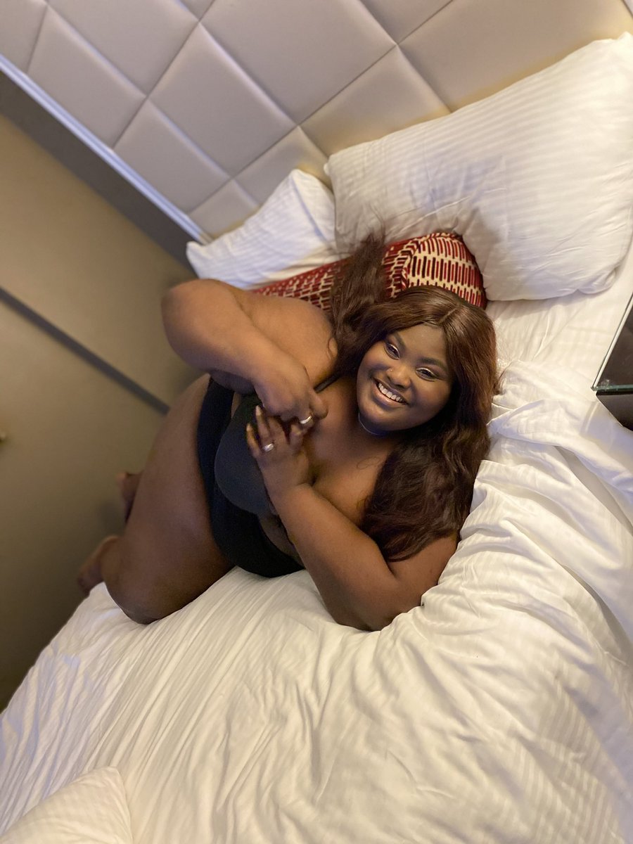 maaniiiii__'s tweet photo. One more time, lol. #PrettyChallenge #TP3 🥰😍💜 https://t.co/XU7NAyERcD