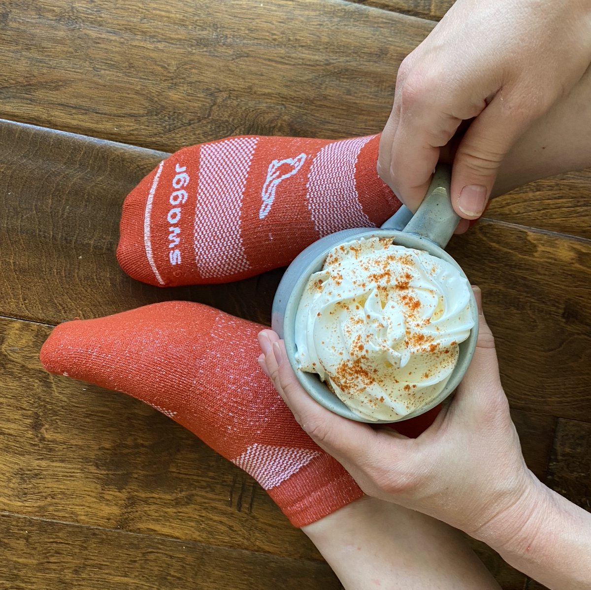 GetSwaggr's tweet photo. National coffee day but make it fancy 😍🍁☕️ #psl #becausefall #newsustainablesocks #whippedcreamwithasideofcoffee
.
P.S. Fall colors are NOW AVAILABLE! https://t.co/DrDUP2wL1y