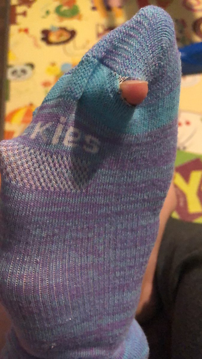 beccacadue's tweet photo. @Dickies these socks are BRAND NEW I haven’t even worn them yet and there’s a hole in them. Help please! #brandnew https://t.co/Dq5hifYNo1