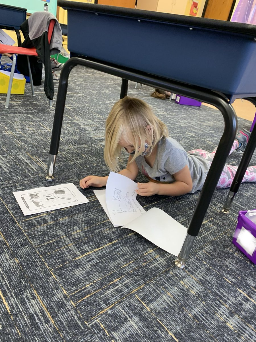 Knielsenmwcsd's tweet image. Today we started reading to self during our center time. The kids did an amazing job on their first day of putting this into action!  I was so proud of them!