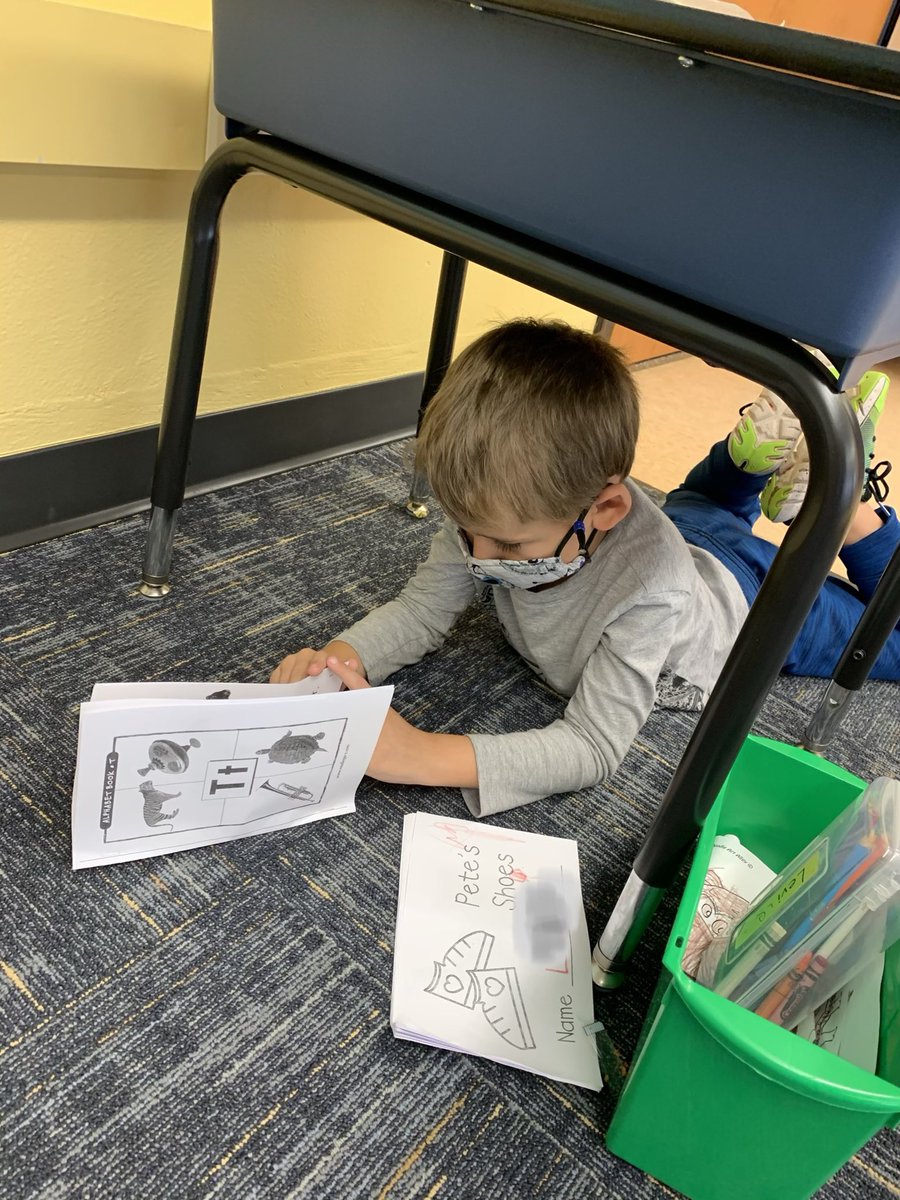 Knielsenmwcsd's tweet image. Today we started reading to self during our center time. The kids did an amazing job on their first day of putting this into action!  I was so proud of them!