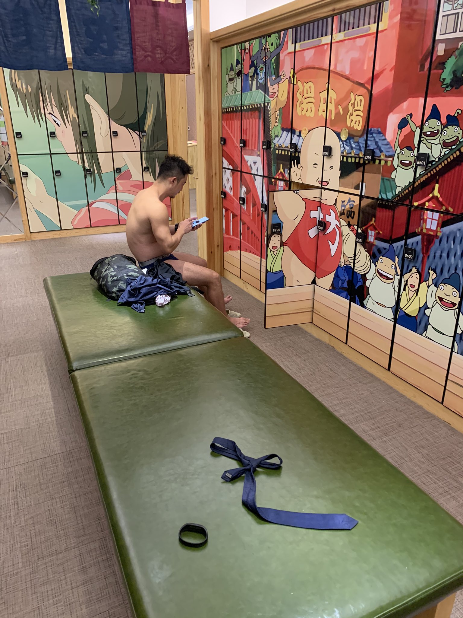 wesbay on X: 澡堂偶遇的小哥哥，好帅t.cotA9itaqbi5  X