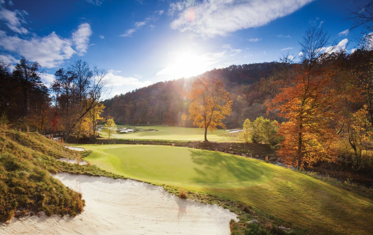CliffsLiving's tweet photo. Hole 6 at The Cliffs at Mountain Park is a dogleg right that has one of the most scenic green settings on the golf course. Positioning off the tee is a must in order to maximize your approach shot over the river. #cliffsliving #garyplayerdesign #theblackknight #golfcourse https://t.co/8neJ0J8vSk