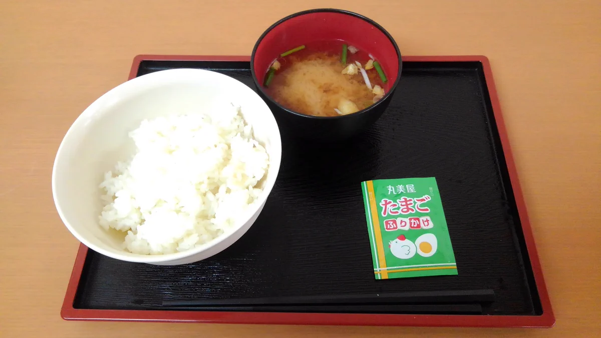 たったこれだけ！？合宿免許の朝食が貧しすぎる