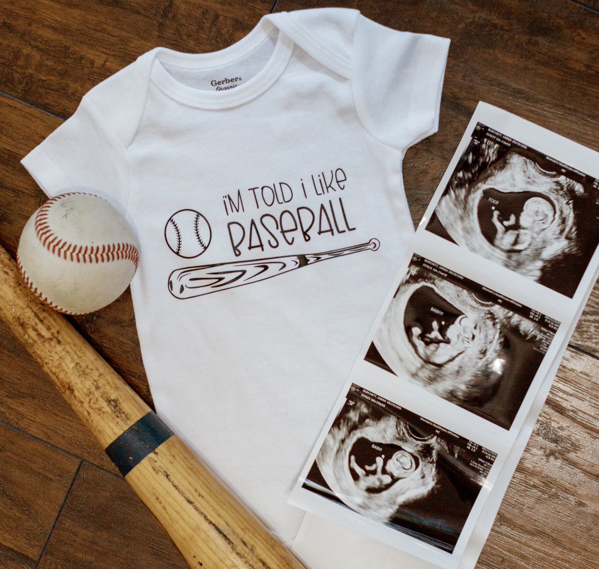 sgl_burchett's tweet image. Happy birthday to me!

Carolina Gail Burchett is currently slated to make her debut on March 11th! 

Time to cast your vote! 
Will she be:

1) An @astros fan?
2) A @Yankees fan?
3) None of the above? 😂
