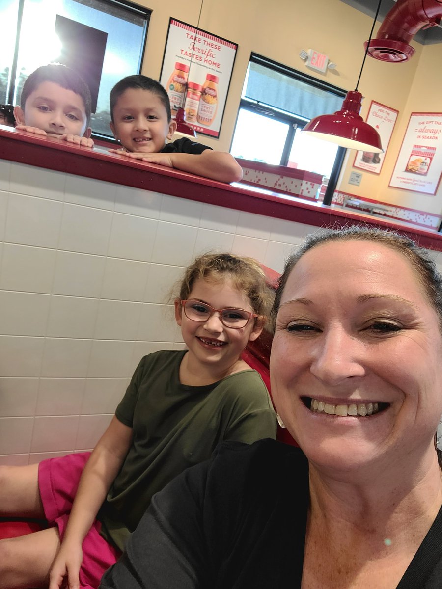 EGE's spirit night at Freddy's. Got to see a few of my kinder babies from year's past. If you have the chance swing by and pick up dinner to help support EGE.
<a href="/HumbleISD_EGE/">Elm Grove Elementary</a> #EGETakingFlight