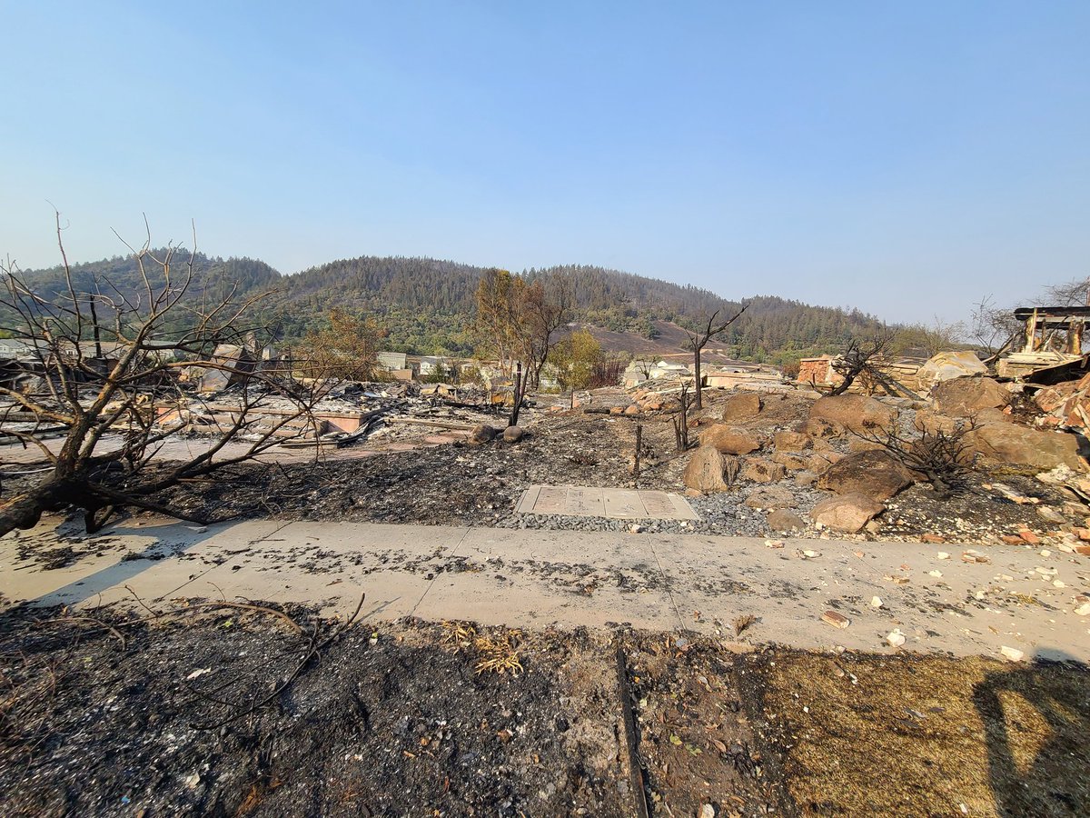 thizzguy707's tweet photo. #glassfireincident #GlassFire #santarosa #skyhawk https://t.co/gLJcpkJuS2