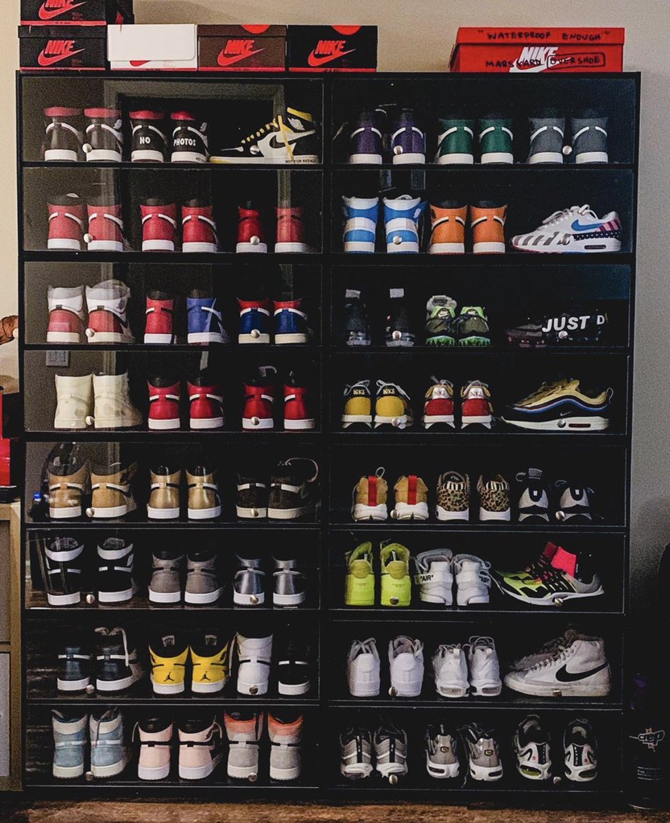 Are you a sneaker boxes or shelves sneakerhead? 👟
