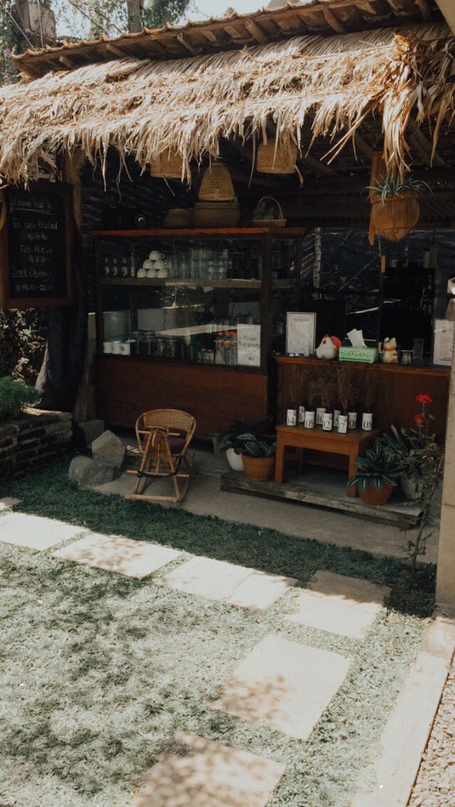 tanaberkah's tweet photo. Maturnuwun atas segala doa dan pengertiannya njih teman-teman. ngapunten mohon maaf kalo sering tidak kebagian tempat di kala jam primetime. 
Kami sarankan lebih baik pagi, mulai jam 9 pagi, lebih tenang lebih nyaman. 
Maturnuwun, gusti mberkahi, Rahayu. https://t.co/LY91Ih8fef