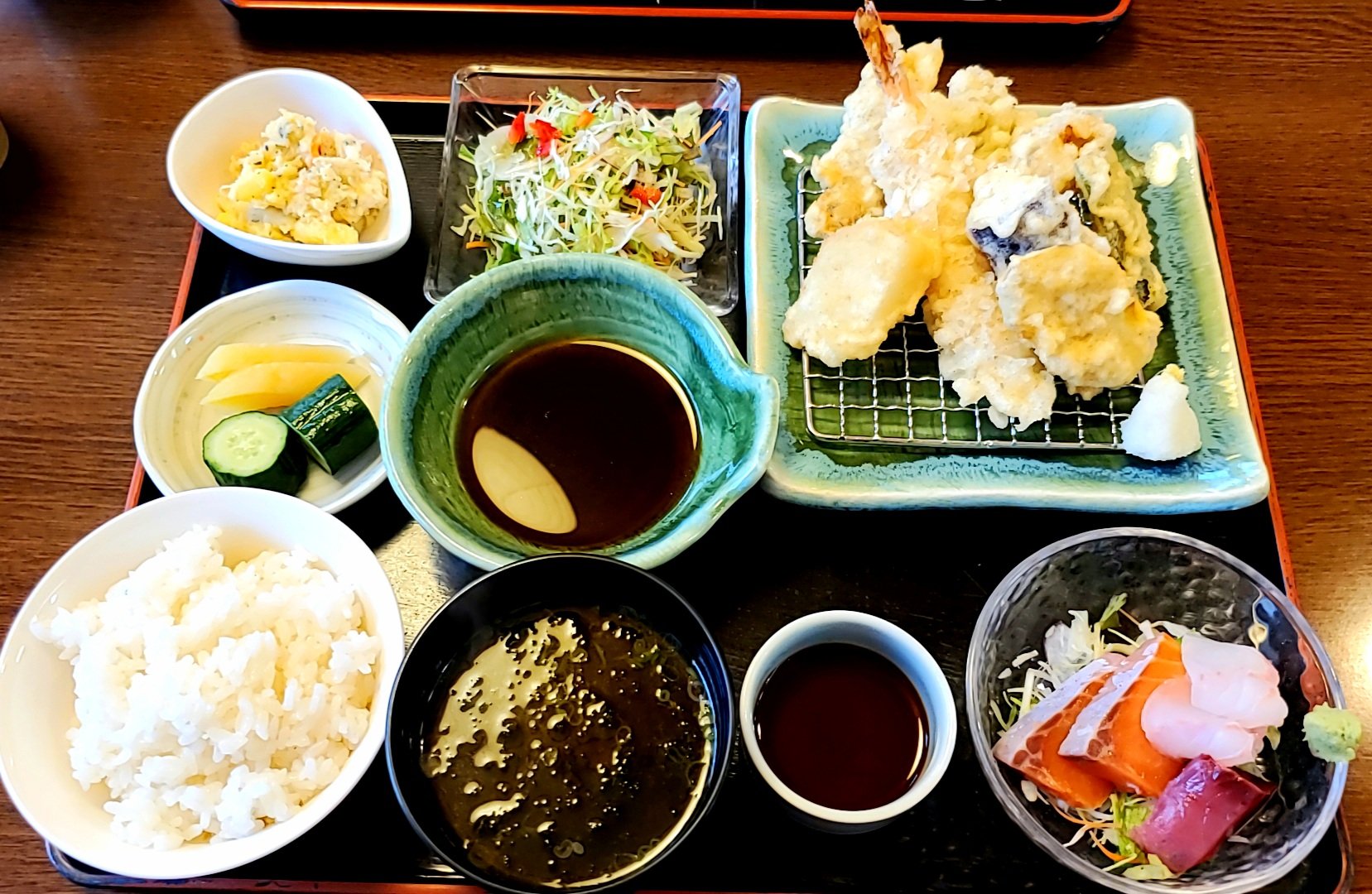 和尚 近所の天ぷら屋さんでランチ 赤だしとハモ天が美味すぎて脳ミソ大混乱 伊勢市 さち丸 T Co 0840ho0leo Twitter