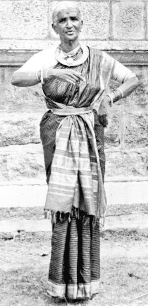 Thayamma taught several girls from surrounding villages like Kolar, Mysore, Mandya and Mugur the Mysore Baani of Bharatanatyam. Many of them were appointed as Asthana Vidushis before independence. Out of them, Venkatalakshamma and Mugur Jejamma were famous and taught many others.