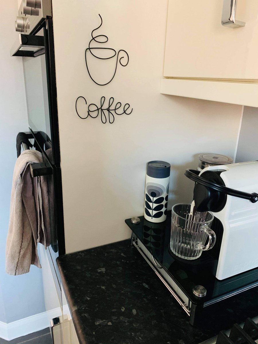 Copper_Cup29's tweet photo. I live to see our baby’s in the wild, in their new homes! 🏡👌🏻💖#earlybiz #wirewords #wednesdaymorning #handmade #smallbiz #queenof #smartsocial https://t.co/MAWkdgWhLx