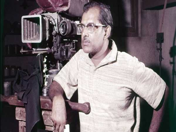 Today is the 98th birth anniversary of one of India's finest directors Hrishikesh Mukherjee. A short about his life and films.