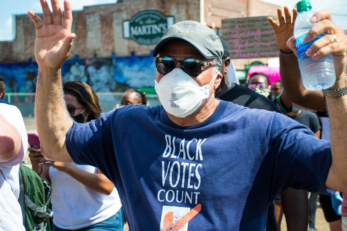 kswitmer's tweet image. .@MikeEspyMS is a big mask wearer #MaskUpMS #Debates2020