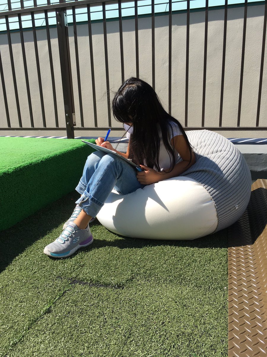 MSTokyoWillow's tweet photo. A beautiful day for working on the roof #MSTelementary #MSTconcentration #MSTlanguage https://t.co/EU4R0gPHzD