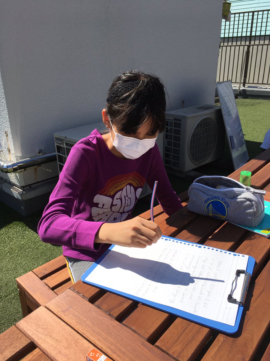 MSTokyoWillow's tweet photo. A beautiful day for working on the roof #MSTelementary #MSTconcentration #MSTlanguage https://t.co/EU4R0gPHzD