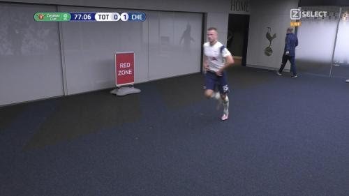 FlashScoreID's tweet photo. Momen unik ketika pertandingan @SpursOfficial vs @ChelseaFC dimana pemain #Spurs @ericdier pergi ke toilet ketika menit ke-75
#FlashScore #FlashScoreID https://t.co/c4Xl0ysRSU